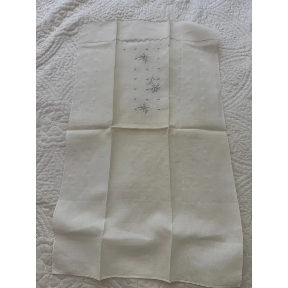 Vintage Hand Towels/Napkins Set of 2 White Silver Floral Butterfly Scalloped 21